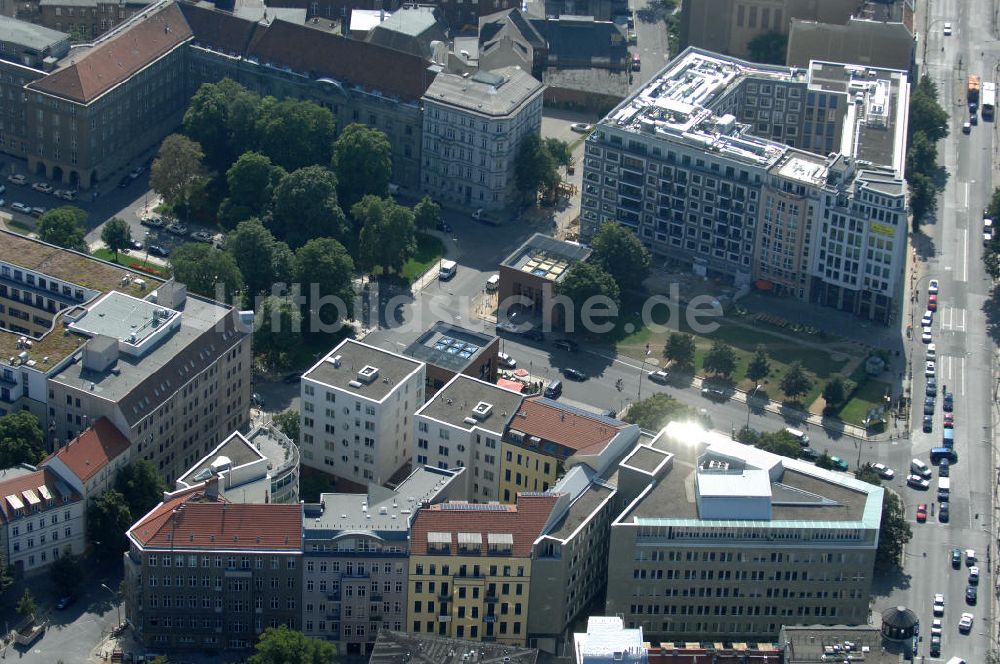 Berlin aus der Vogelperspektive: Blick auf den Robert-Koch-Platz in Berlin