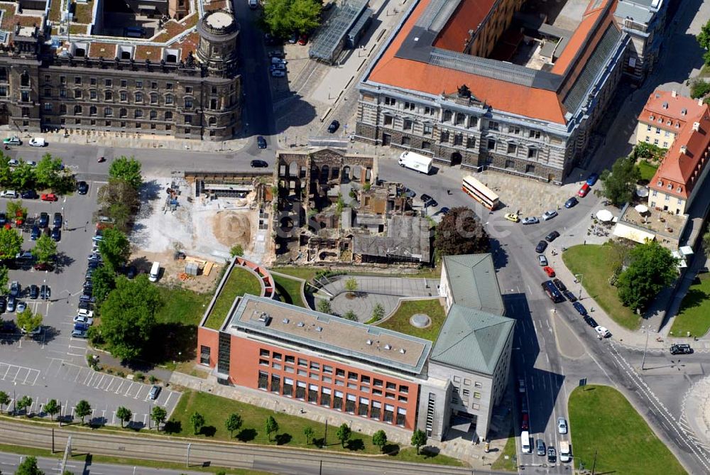 Luftbild Dresden - Blick auf die Ruine des Kurländer Palais am Tzschirnerplatz in Dresden