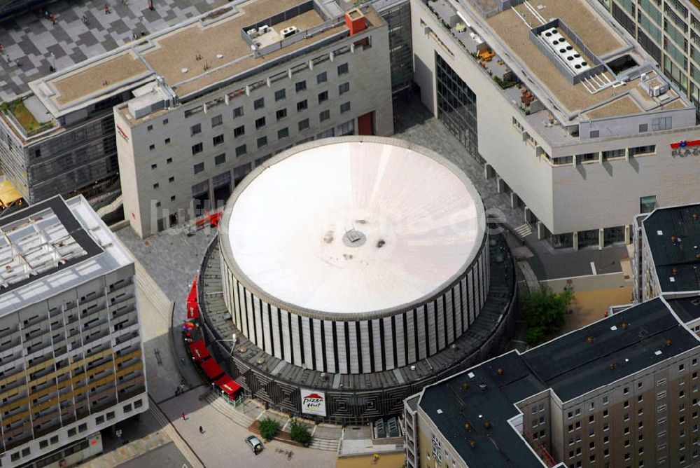 Dresden aus der Vogelperspektive: Blick auf das Rundkino Dresden an der Prager Strasse