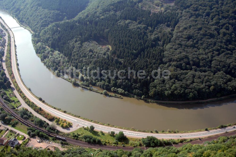 Saarhölzbach aus der Vogelperspektive: Blick auf die Saar bei Saarhölzbach