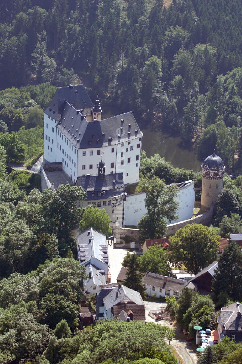 Luftaufnahme Burgk - Blick auf das Schloss Burgk