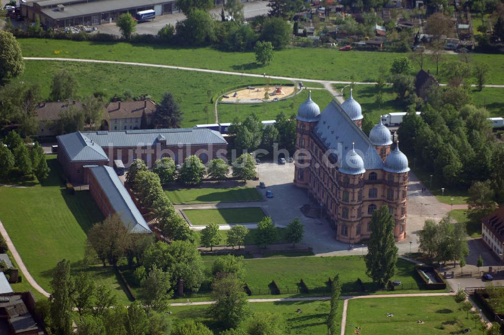 Luftbild KARLSRUHE - Blick auf das Schloss Gottesaue in Karlsruhe-Oststadt