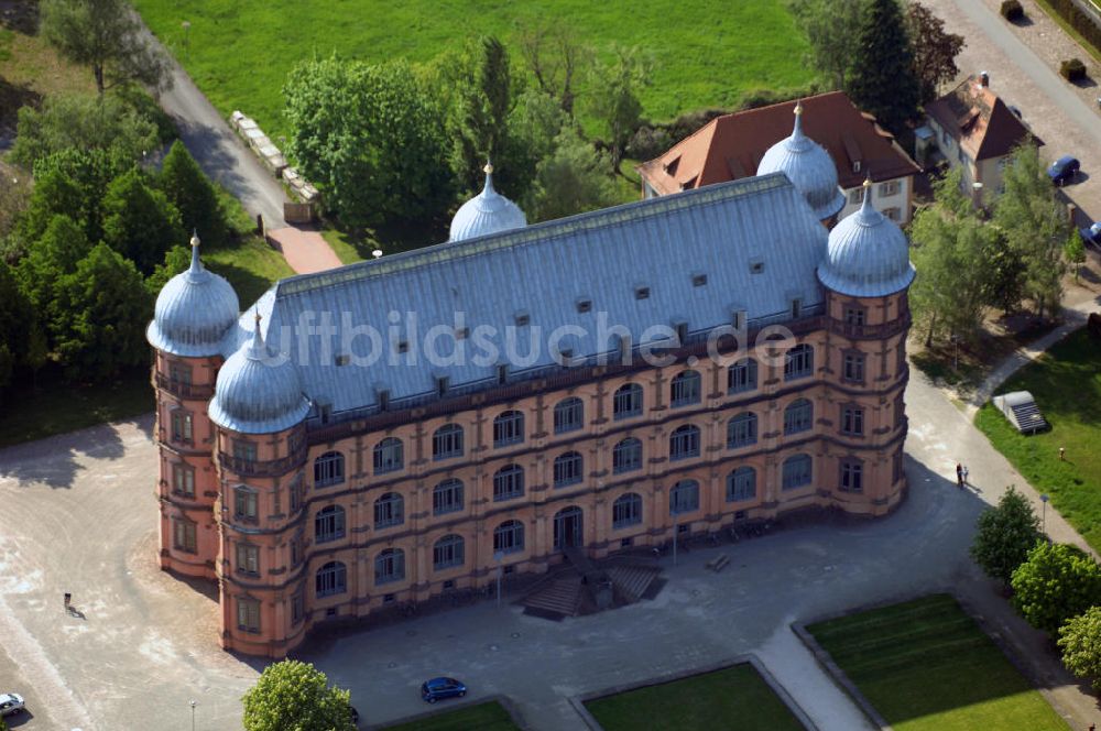 KARLSRUHE von oben - Blick auf das Schloss Gottesaue in Karlsruhe-Oststadt