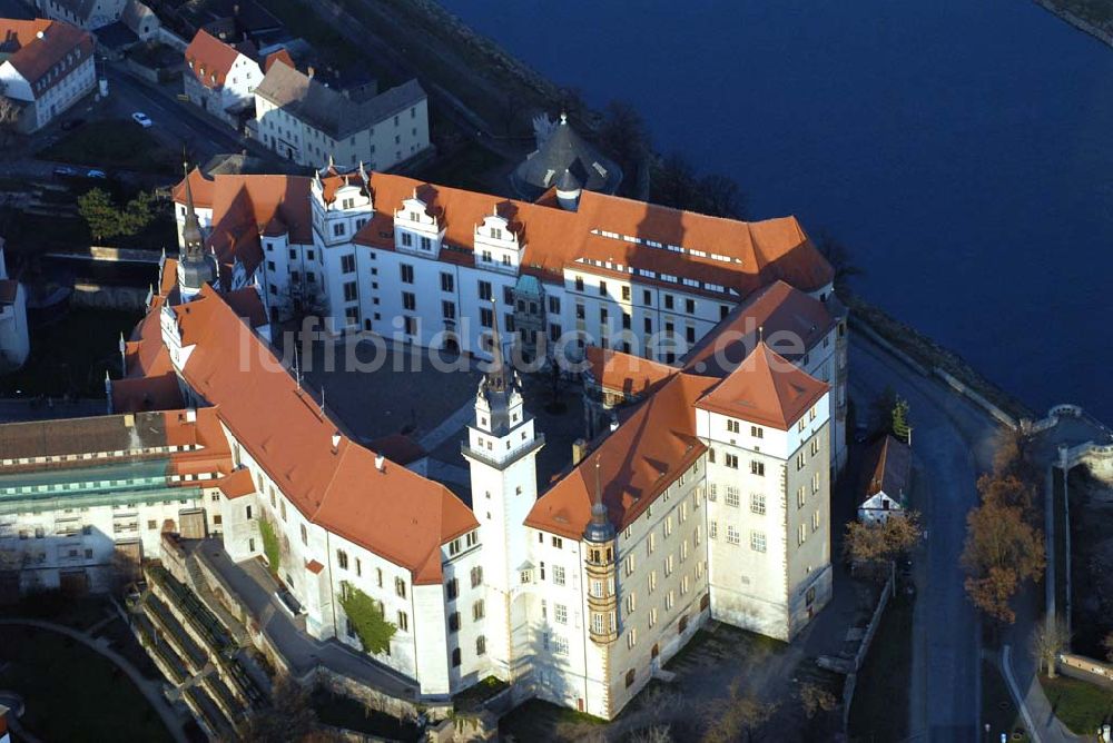 Torgau aus der Vogelperspektive: Blick auf Schloss Hartenfels an der Elbe in Torgau