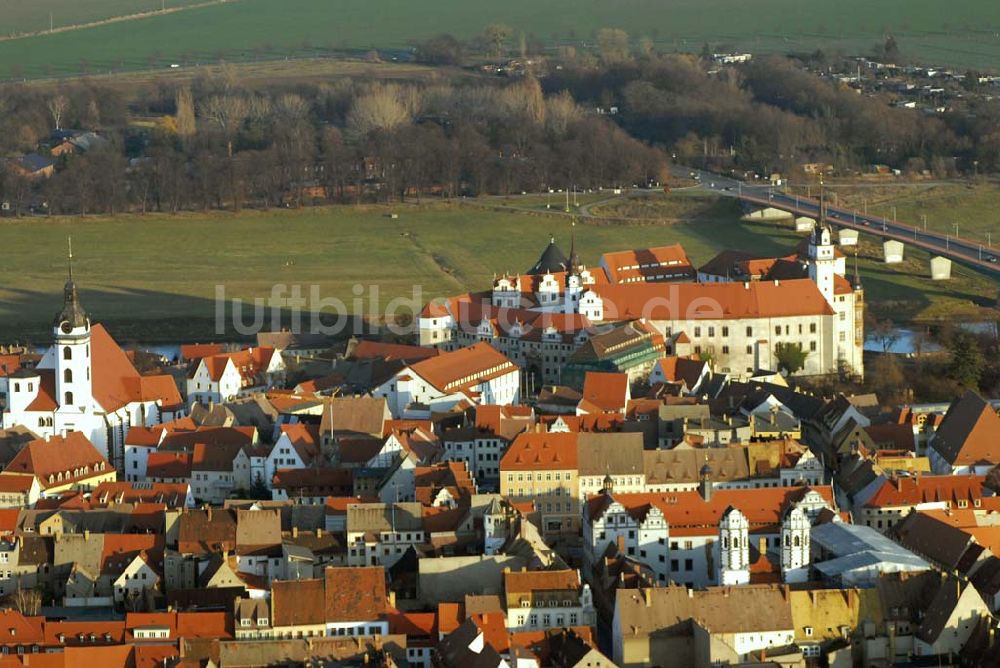 Torgau von oben - Blick auf Schloss Hartenfels an der Elbe in Torgau