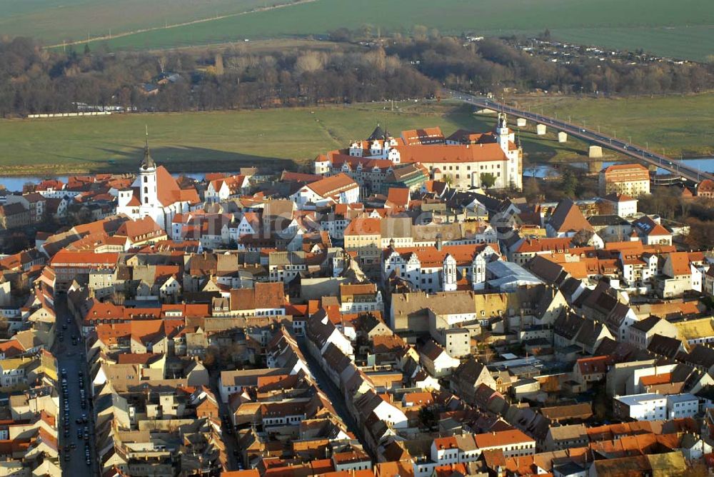 Torgau aus der Vogelperspektive: Blick auf Schloss Hartenfels an der Elbe in Torgau