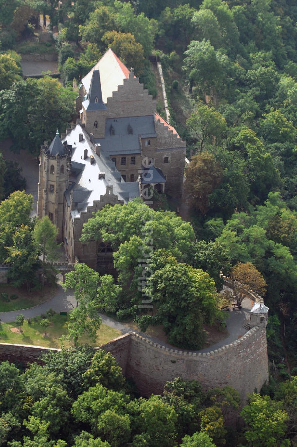 Luftaufnahme Mansfeld - Blick auf das Schloss Mansfeld