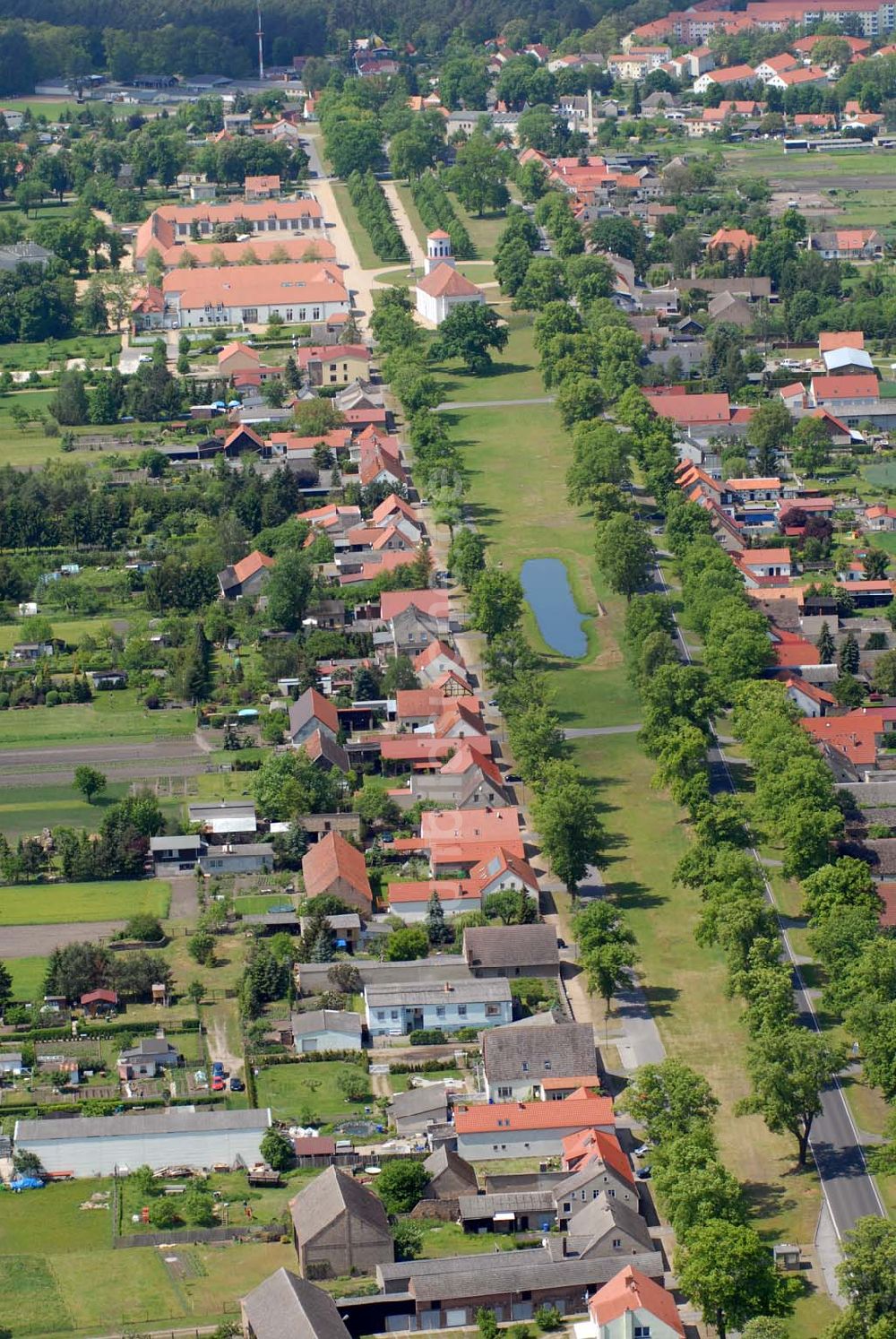 Luftaufnahme Neuhardenberg - Blick auf das Schloß Neuhardenberg