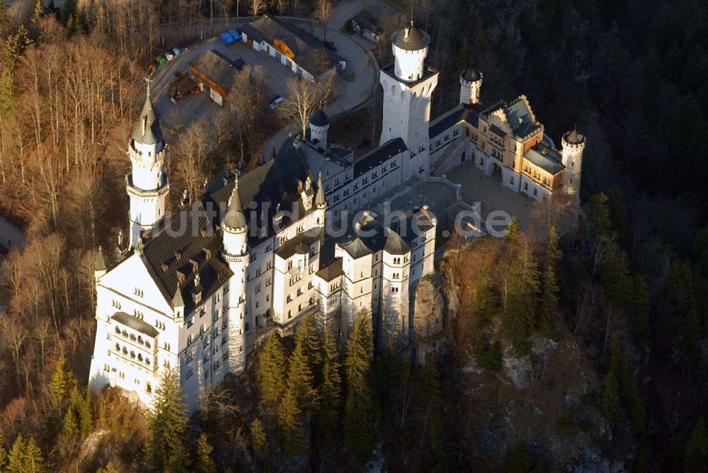 Luftbild Neuschwanstein bei Füssen / Bayern - Blick auf das Schloß Neuschwanstein in Bayer