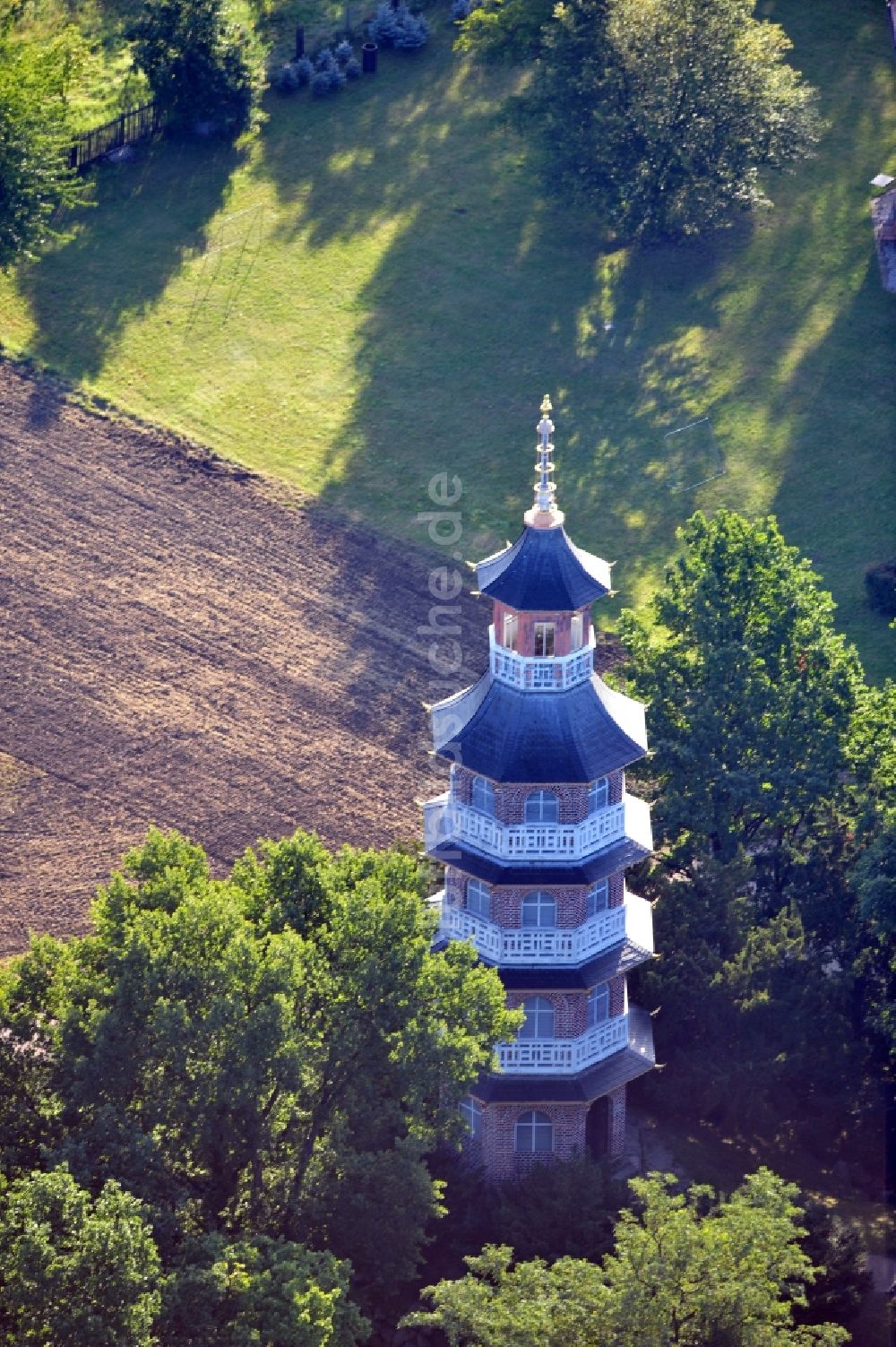 Oranienbaum-Wörlitz von oben - Blick auf das Schloss Oranienbaum in Oranienbaum-Wörlitz im Bundesland Sachsen-Anhalt