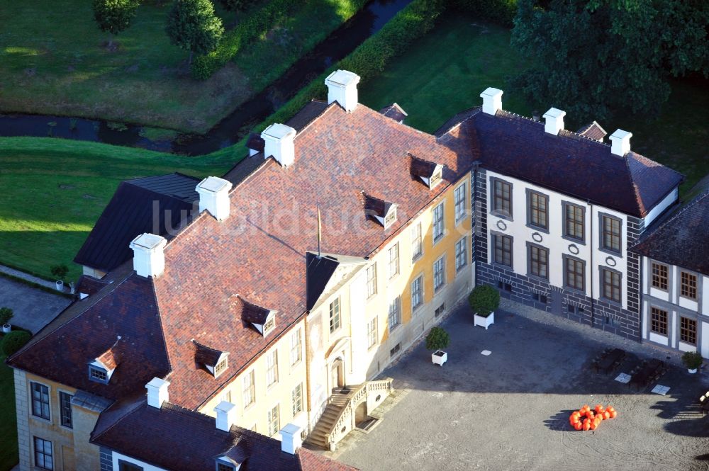 Luftaufnahme Oranienbaum-Wörlitz - Blick auf das Schloss Oranienbaum in Oranienbaum-Wörlitz im Bundesland Sachsen-Anhalt