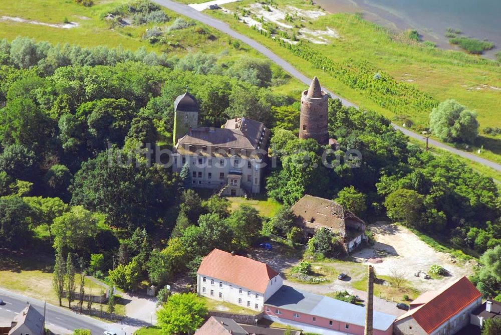 Luftbild Pouch - Blick auf das Schloss Pouch mit dem Roten Turm