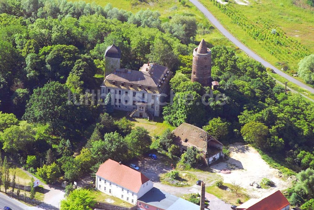 Luftaufnahme Pouch - Blick auf das Schloss Pouch mit dem Roten Turm