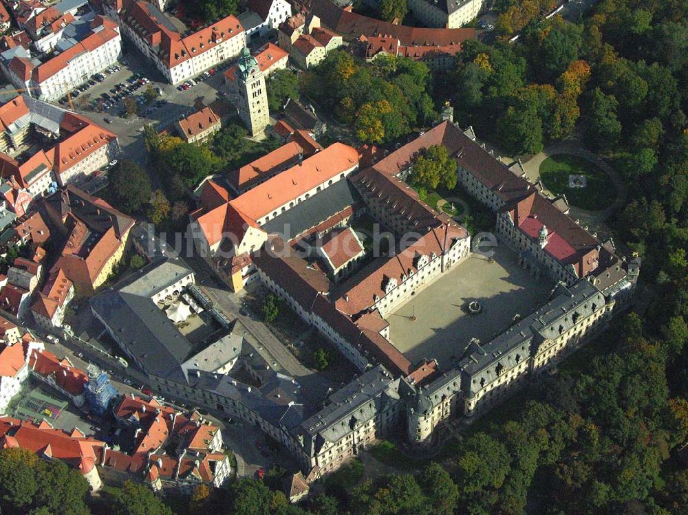 Regensburg ( Bayern ) von oben - Blick auf das Schloss Thurn und Taxis / Schloss St. Emmeram in Regensburg