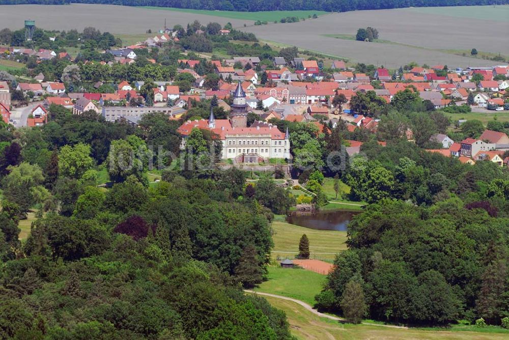 Wiesenburg aus der Vogelperspektive: Blick auf das Schloss Wiesenburg in Wiesenburg/Brandenburg