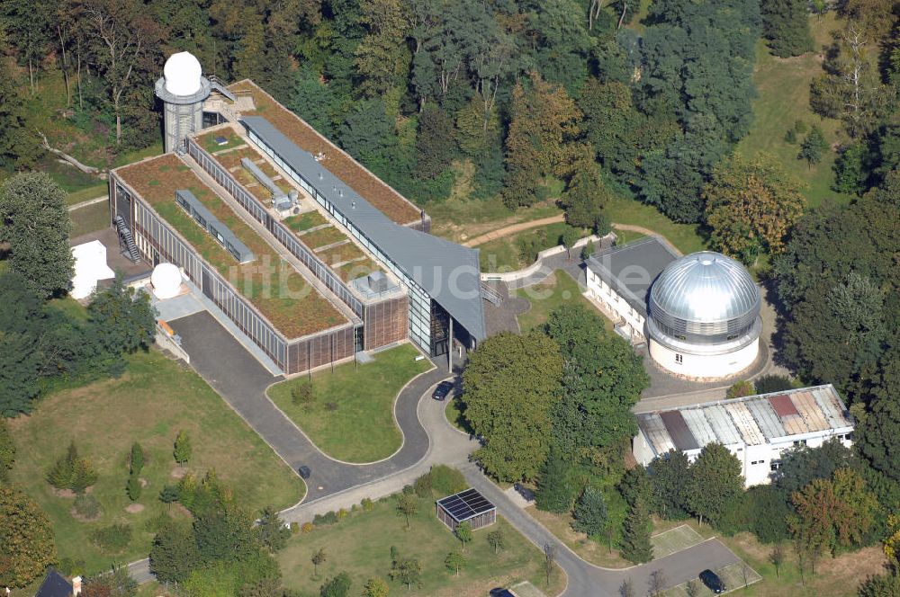 Luftbild Potsdam - Blick auf das Schwarzschild building und die Bibliothek des Astrophysikalisches Institut Potsdam