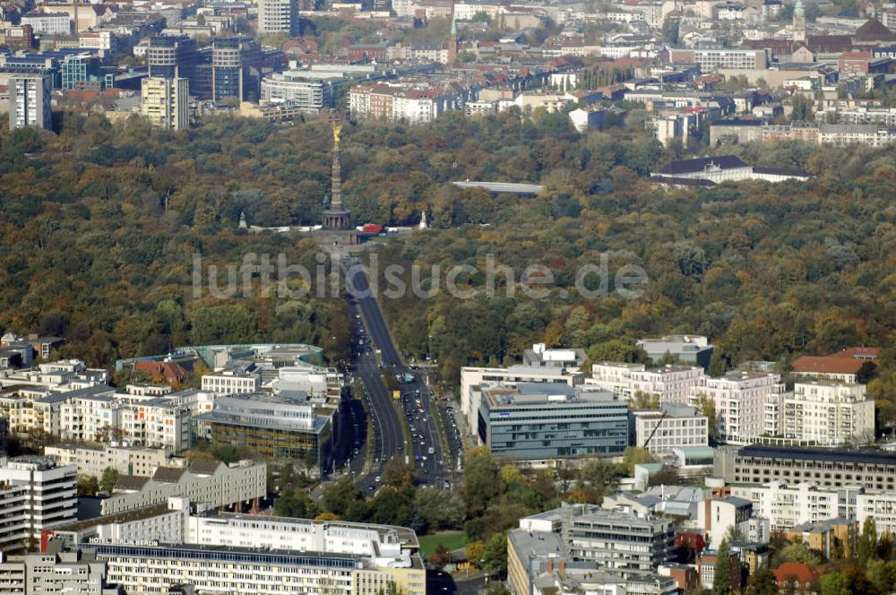 Luftaufnahme Berlin - Blick auf die Siegessäule am Großen Tiergarten in Berlin Mitte