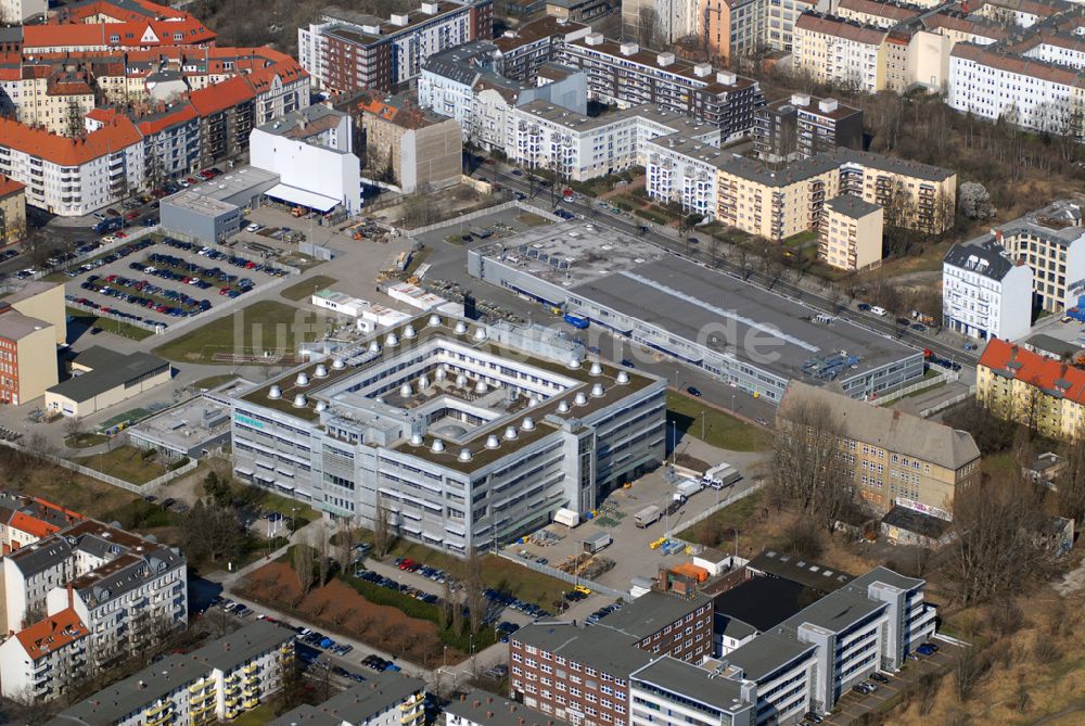 Berlin Treptow aus der Vogelperspektive: Blick auf die SIEMENS-Niederlassung an der Kiefholzstrasse / Elsenstrasse in Berlin-Treptow