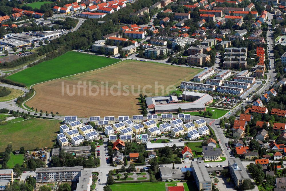 Fürstenfeldbruck aus der Vogelperspektive: Blick auf eine Solar - Wohnanlage in Fürstenfeldbruck