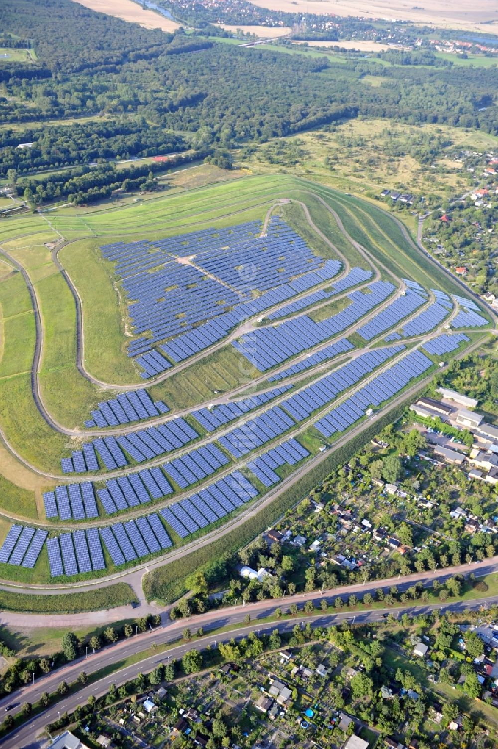 Magdeburg von oben - Blick auf den Solarpark Magdeburg im Bundesland Sachsen-Anhalt