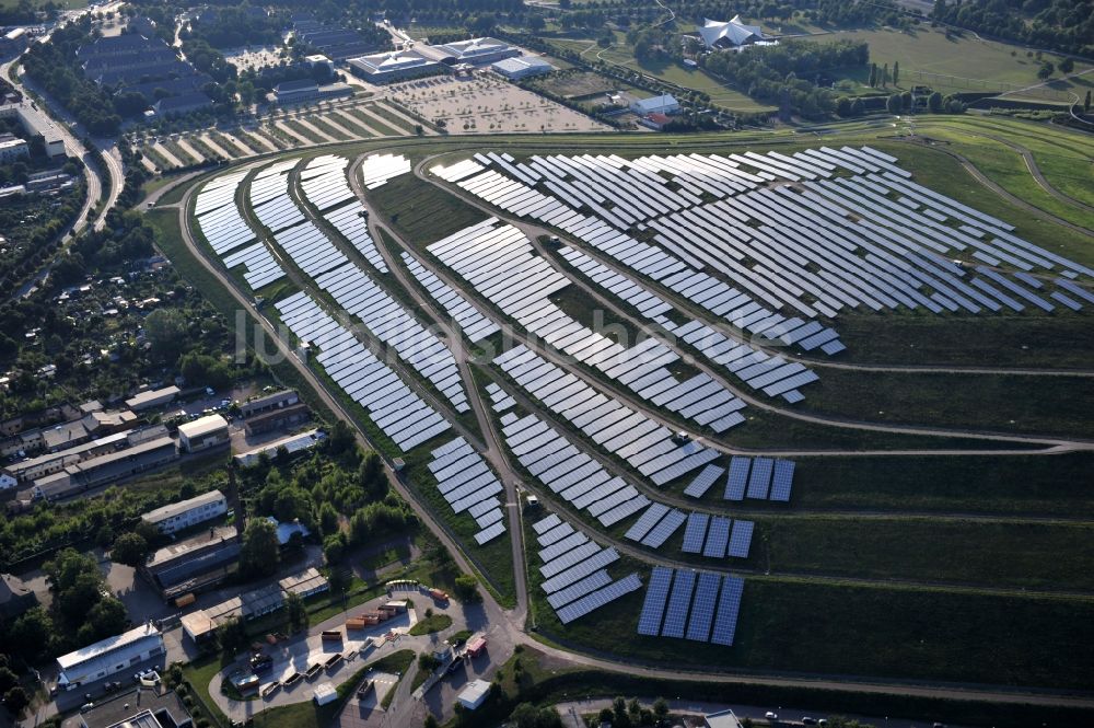 Luftbild Magdeburg - Blick auf den Solarpark Magdeburg im Bundesland Sachsen-Anhalt