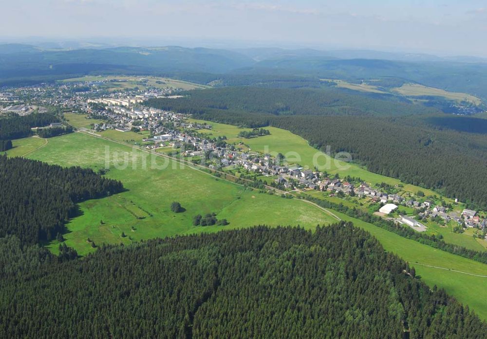 Luftbild Neuhaus (Thüringen) - Blick auf die Sonneberger Straße zwischen Neuhaus und Lauscha im Thüringer Wald