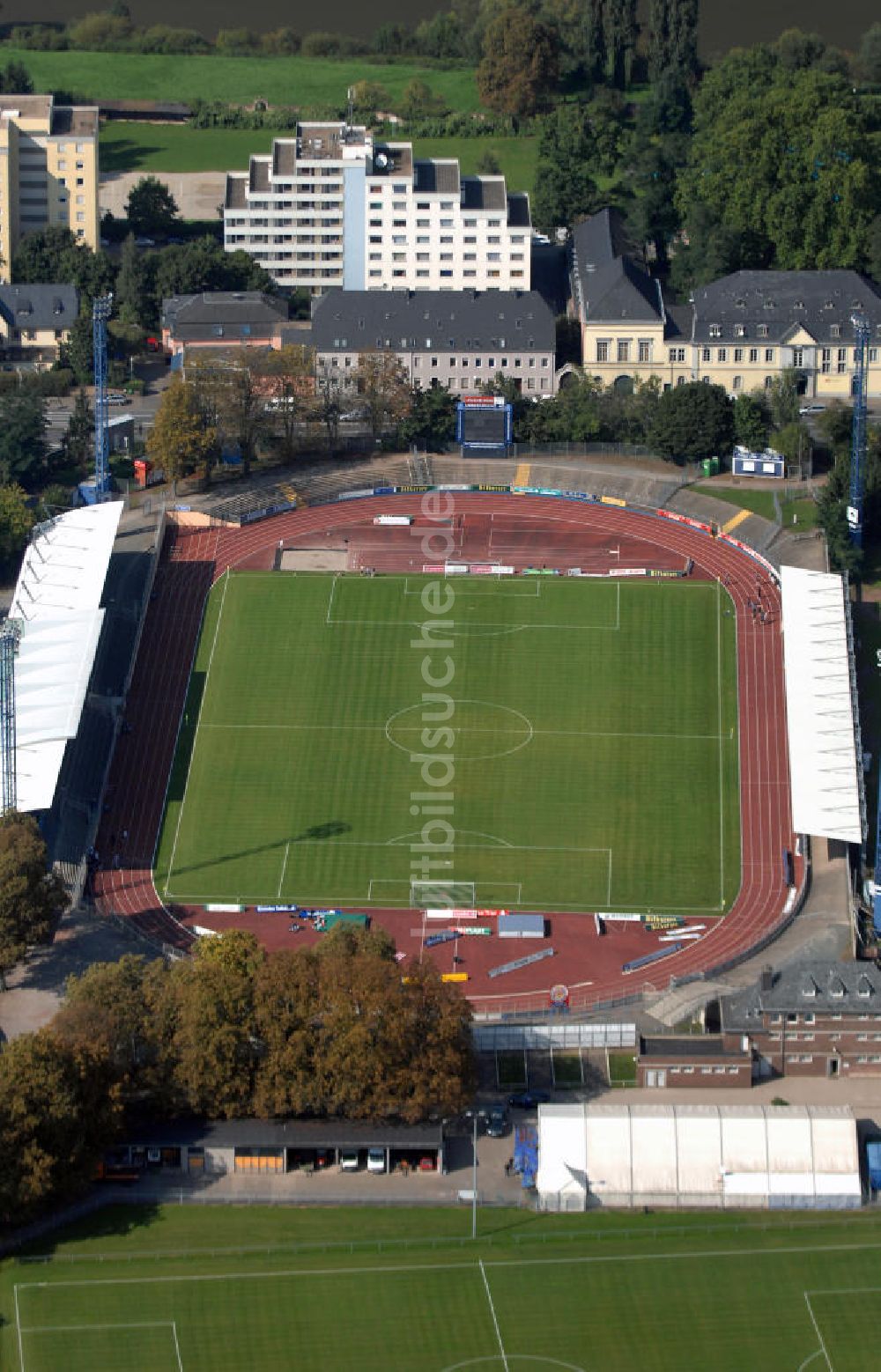 Trier aus der Vogelperspektive: Blick auf die Sportanlage am Moselstadion