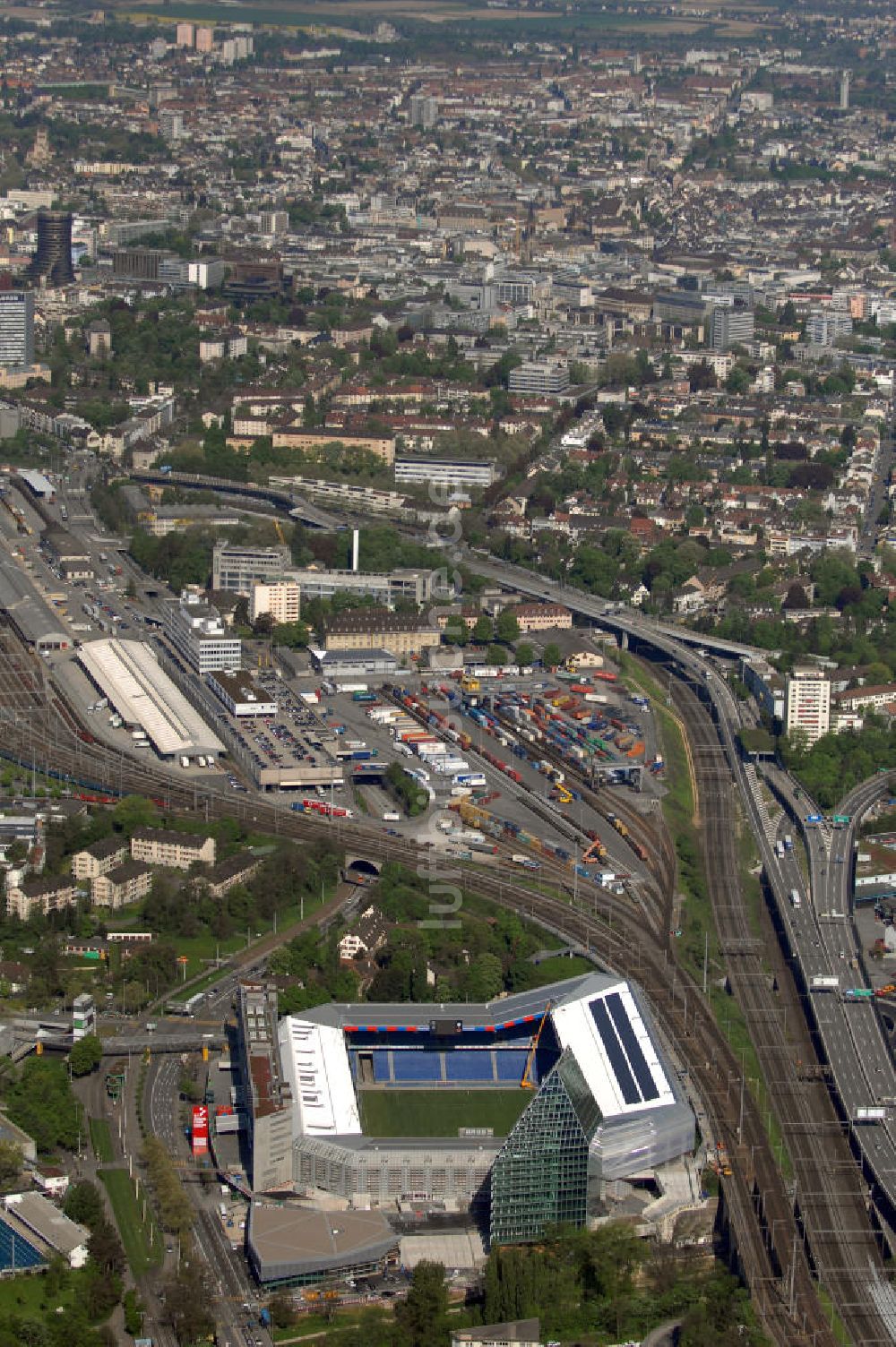 Luftbild Basel - Blick auf das Stadion St. Jakob-Park in Basel