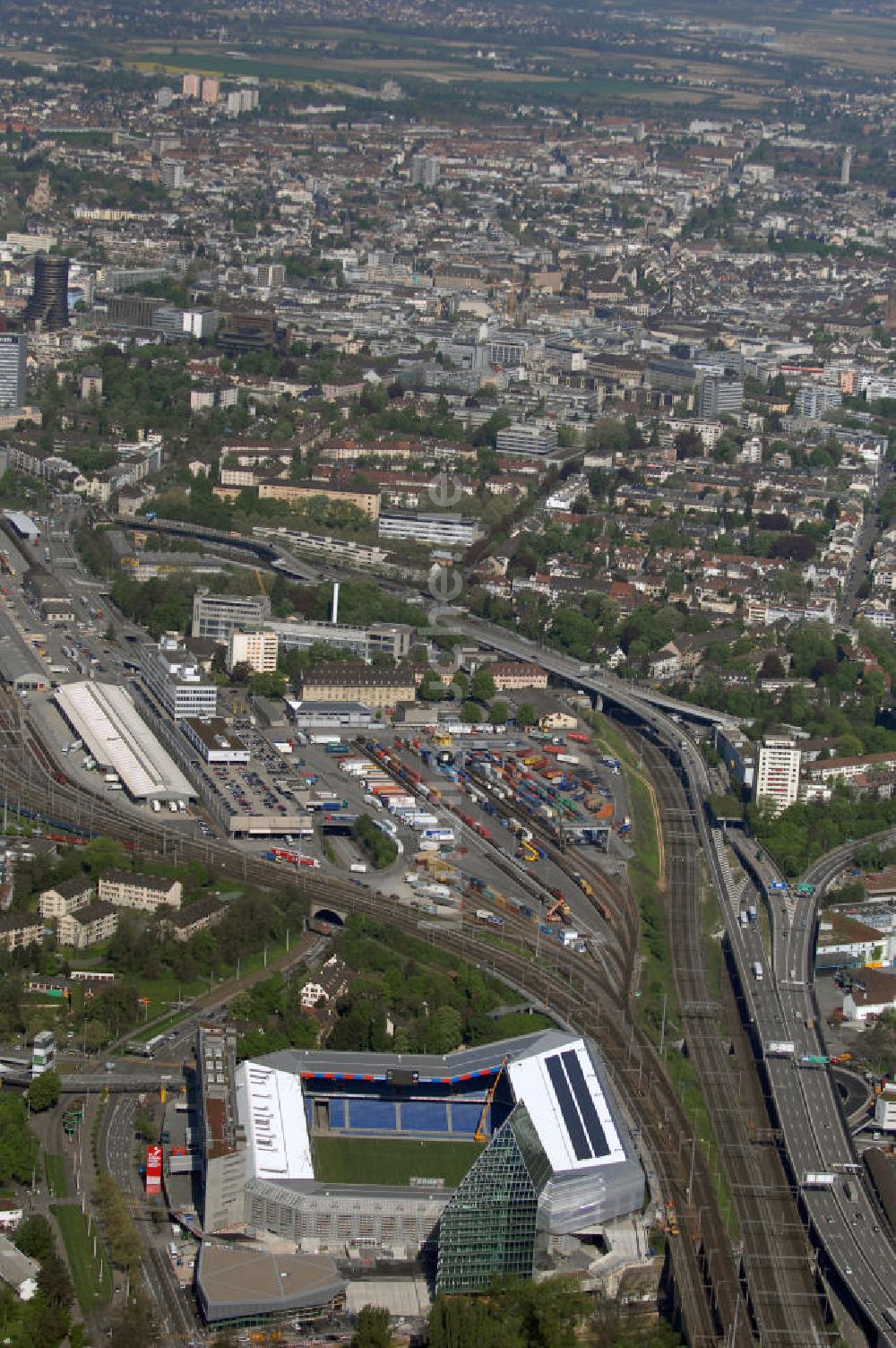 Luftaufnahme Basel - Blick auf das Stadion St. Jakob-Park in Basel