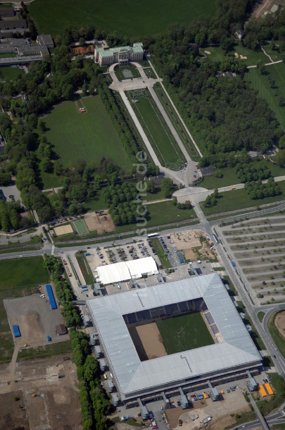 Salzburg aus der Vogelperspektive: Blick auf das EM Stadion Wals-Siezenheim bei Salzburg