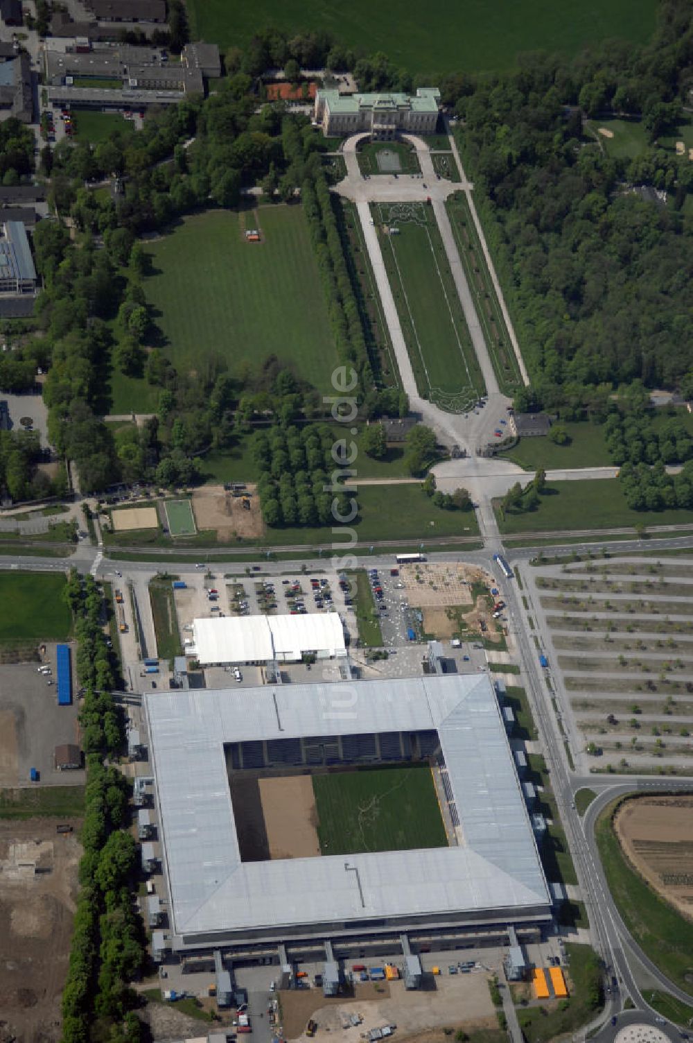 Luftaufnahme Salzburg - Blick auf das EM Stadion Wals-Siezenheim bei Salzburg