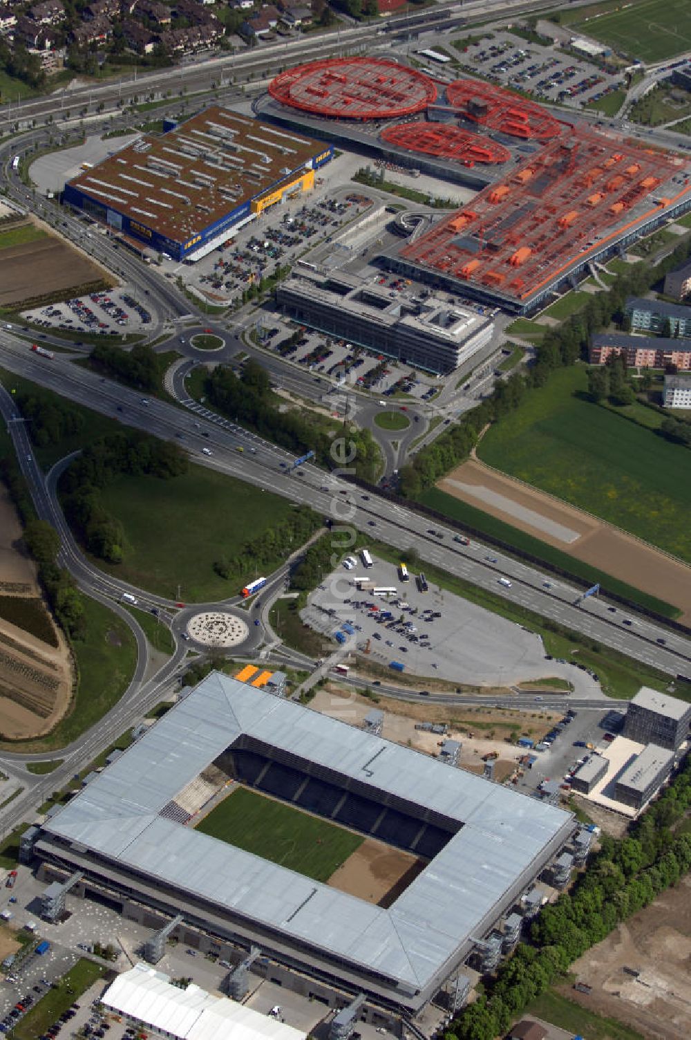 Salzburg aus der Vogelperspektive: Blick auf das EM Stadion Wals-Siezenheim bei Salzburg