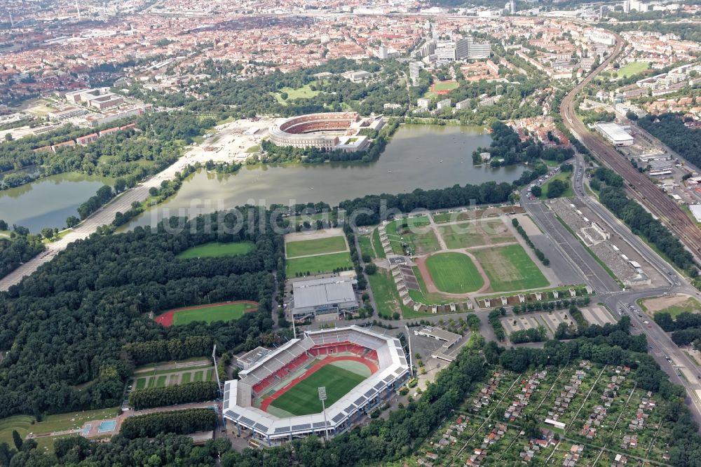 Nürnberg aus der Vogelperspektive: Blick vom Stadion zur Kongresshalle in Nürnberg im Bundesland Bayern