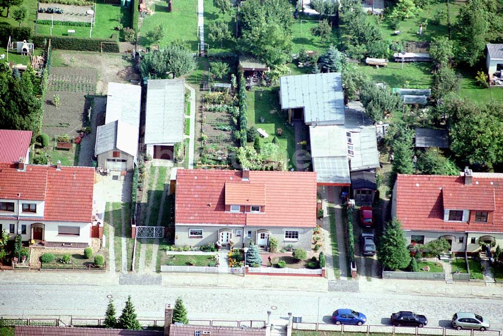 Luftbild Mirow / Mecklenburg Vorpommern - Blick auf die Stadt Mirow an der Strandstrasse Mirow / Mecklenburg Vorpommern 16.09.2003 Foto: Grahn