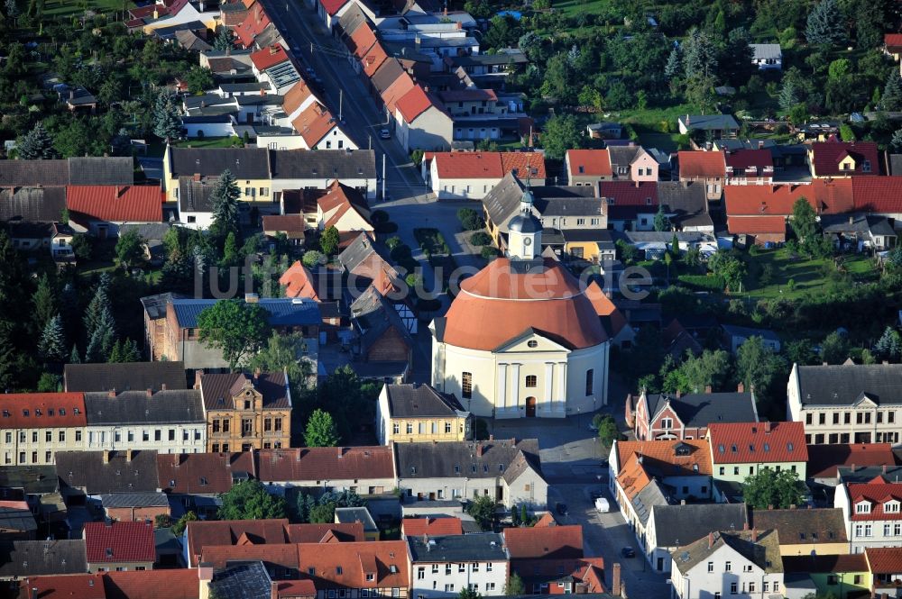 Oranienbaum von oben - Blick auf die Stadtkirche Oranienburg im Bundesland Sachsen-Anhalt