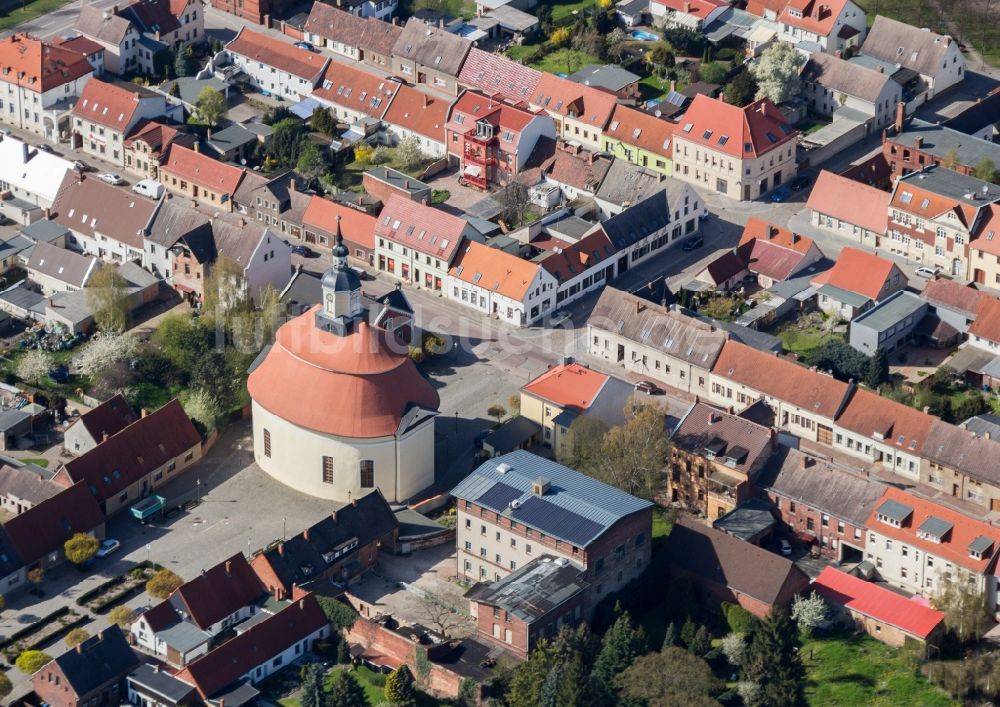 Luftbild Oranienbaum-Wörlitz - Blick auf die Stadtkirche Oranienburg im Bundesland Sachsen-Anhalt