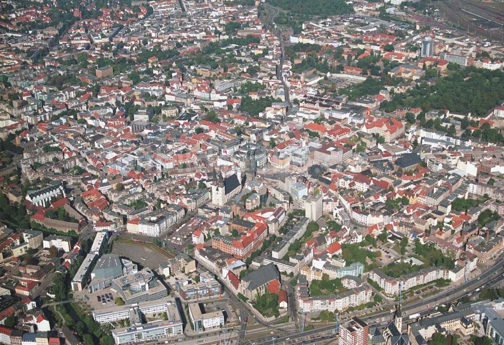 Halle (Sachsen-Anhalt) aus der Vogelperspektive: Blick auf das Stadtzentrum von Halle