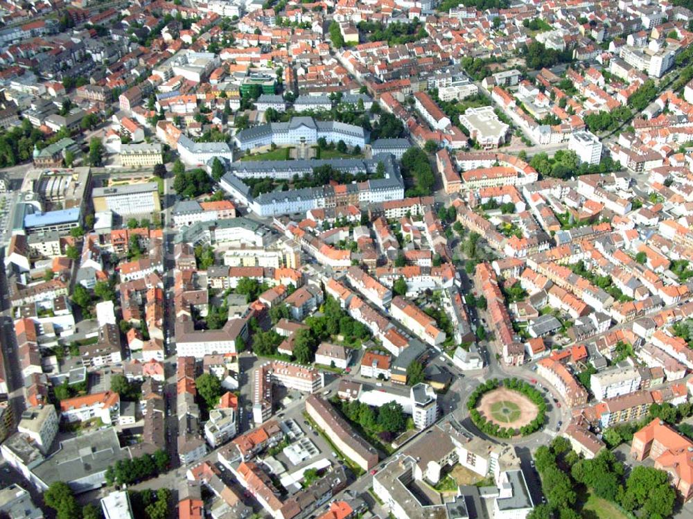 Kaiserslautern / Rheinland-Pfalz aus der Vogelperspektive: Blick auf das Stadtzentrum von Kaiserslautern in Rheinland-Pfalz