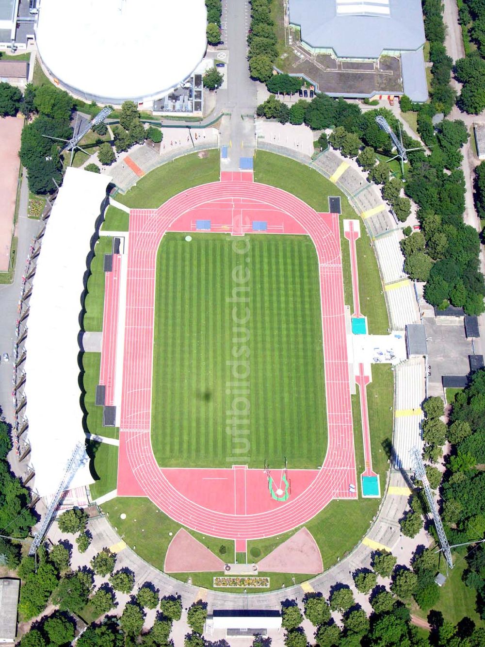 Erfurt / Thüringen aus der Vogelperspektive: Blick auf das Steigerwaldstadion.