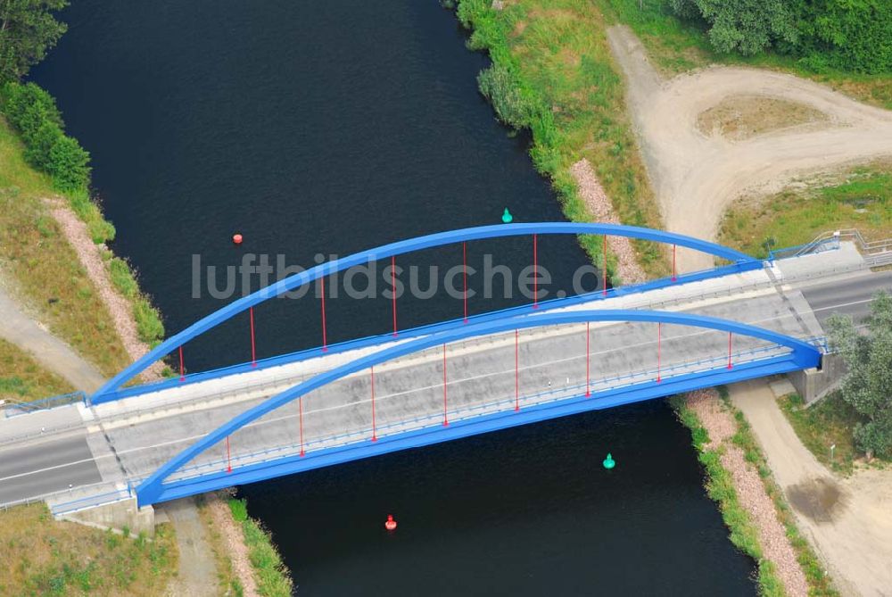 Marquardt (Brandenburg) aus der Vogelperspektive: Blick auf eine Straßenbrücke bei Marquardt/Brandenburg, errichtet von der Schäler Berlin GmbH