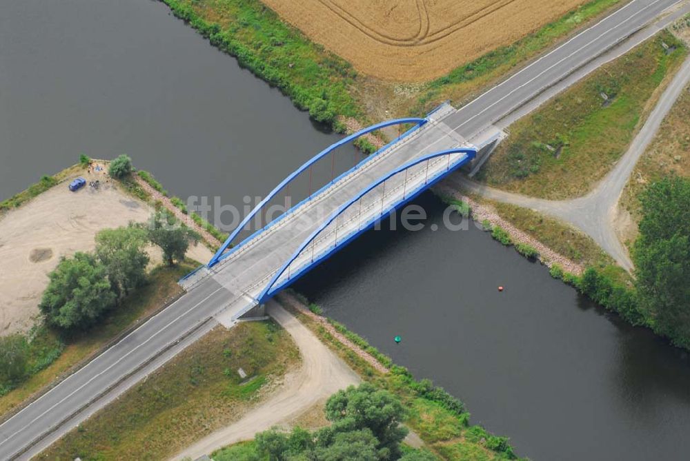 Luftaufnahme Marquardt (Brandenburg) - Blick auf eine Straßenbrücke bei Marquardt/Brandenburg, errichtet von der Schäler Berlin GmbH