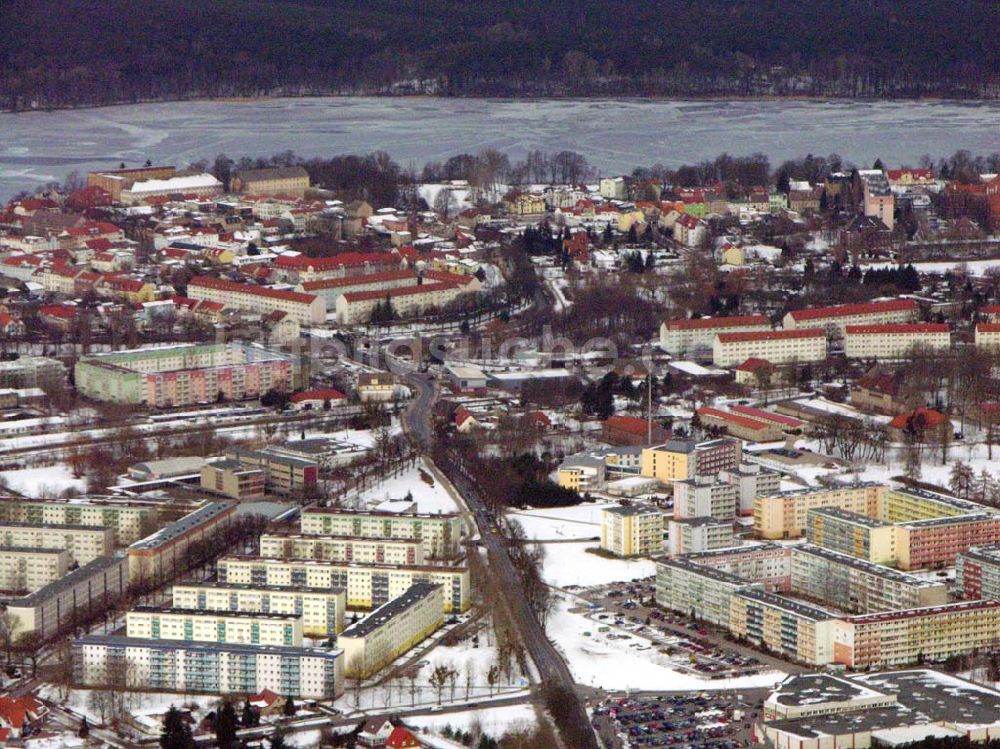 Strausberg / BRB aus der Vogelperspektive: Blick auf Straußberg, im Hintergrund liegt der Straußsee