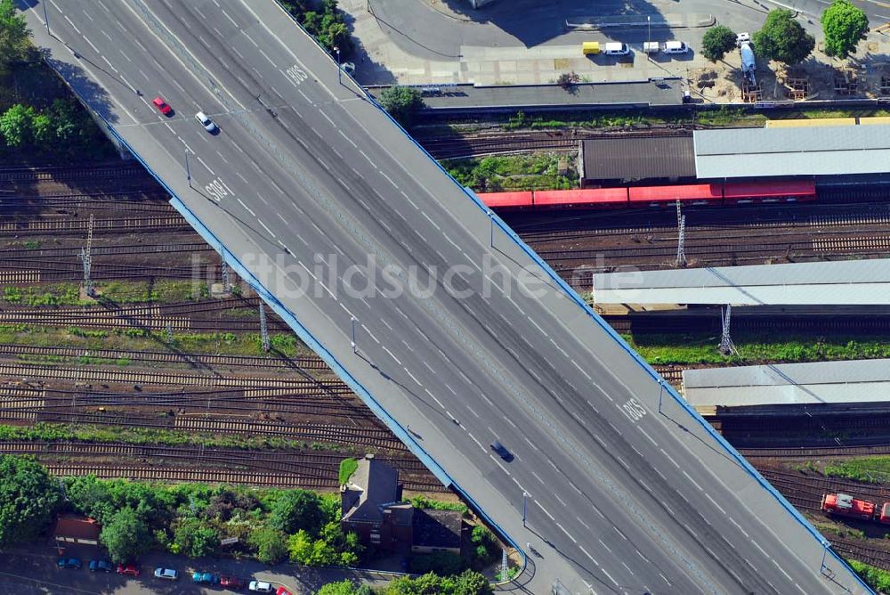 Berlin von oben - Blick auf ein Teilstück der B5 in Berlin-Lichtenberg