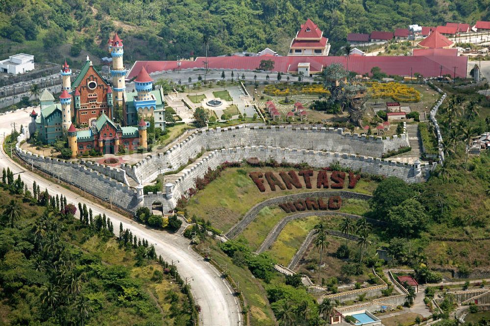 Batangas City aus der Vogelperspektive: Blick auf den Themenpark Fantasy World