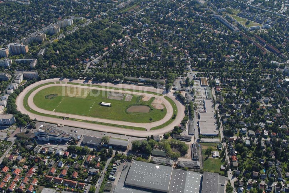 Berlin aus der Vogelperspektive: Blick auf die Trabrennbahn in Berlin-Mariendorf