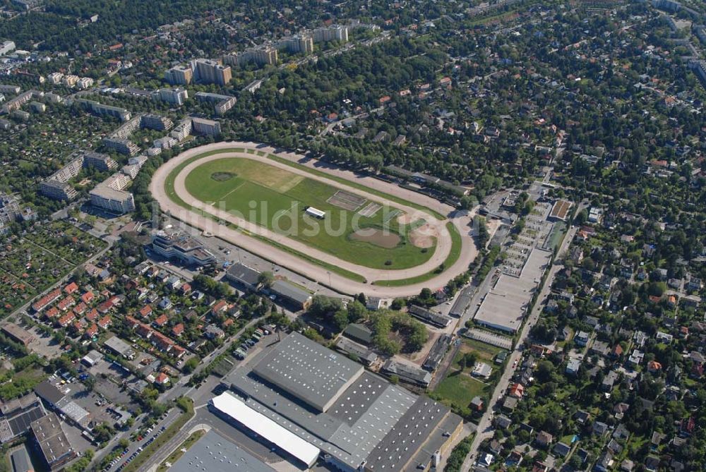 Luftbild Berlin - Blick auf die Trabrennbahn in Berlin-Mariendorf