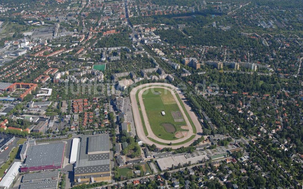 Luftbild Berlin - Blick auf die Trabrennbahn in Berlin-Mariendorf