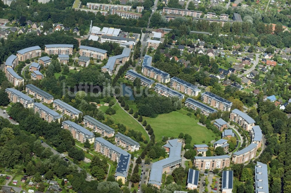 Hamburg aus der Vogelperspektive: Blick auf die Trabrennbahn Farmsen der Wohnpark im Grünen in Hamburg