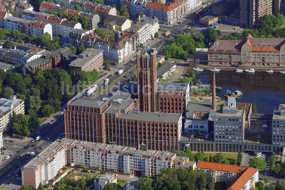 Luftbild Berlin - Blick auf das Ullsteinhaus in Tempelhof.