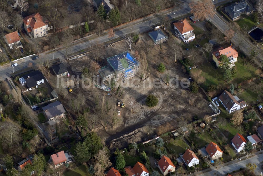 Luftaufnahme Potsdam-Babelsberg - Blick auf den Umbau des ehemaligen Anwesens der Filmhochschule Potsdam in ein Wohnhaus an der Rosa-Luxemburg Strasse 24